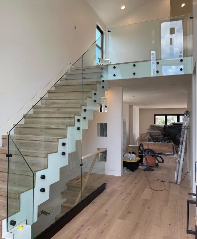 Çitli Cam Havuz Çitli Duş Kapısı Balustrası Bölme Eğri Sgp Laminasyonlu Kurşuna dayanıklı Enameled Renkli Şablonlu Cam